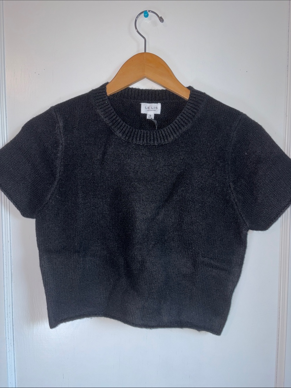 Le Lis Black Short Sleeve Knit Pullover